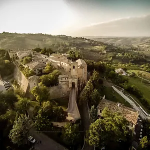 Castello Di Hotel